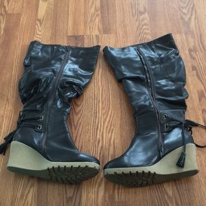 Avenue Wendy Heeled Boots size 12WW